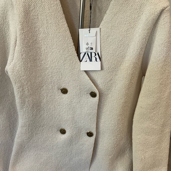 Zara Women's Off-White Textured Blazer - Picture 2 of 8